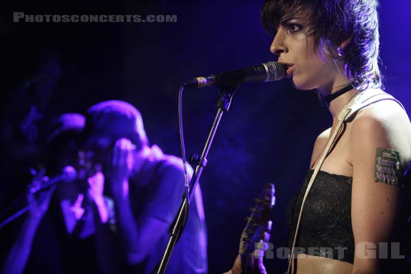 MADEMOISELLE K - 2006-09-28 - PARIS - La Maroquinerie - 